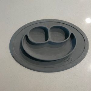 EZPZ mini mat in gray silicone baby plate feeding BLW